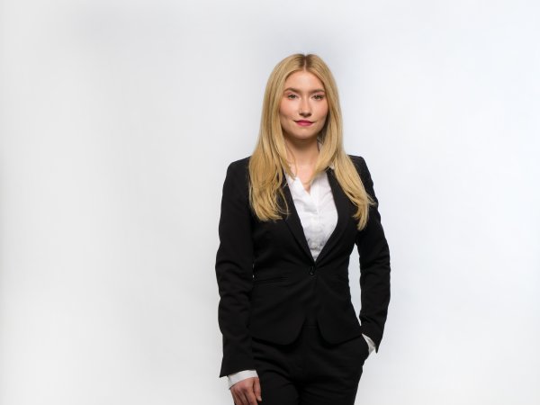 Kristina Herber Vires Conferre